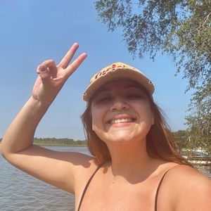 Meet your Posher, Isabella